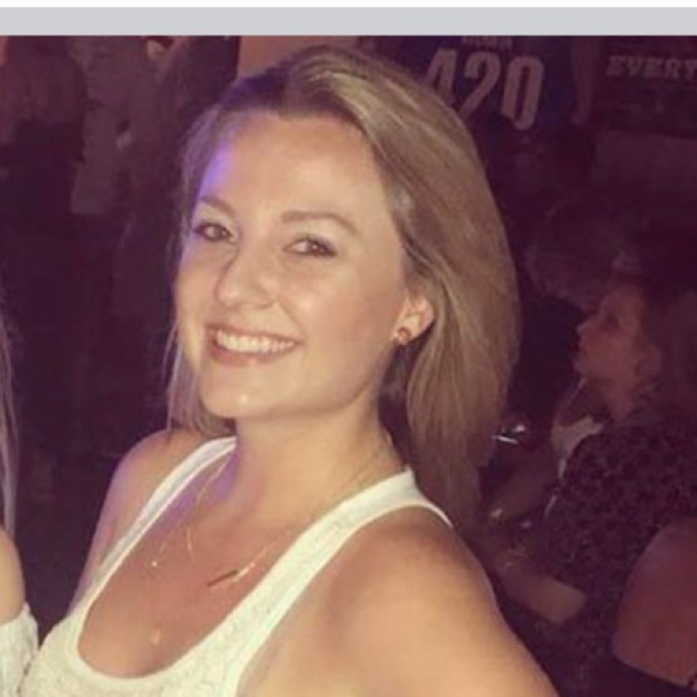 Meet your Posher, Hilary