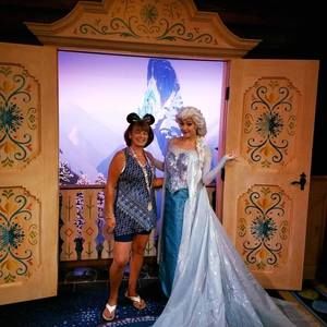 Meet your Posher, Dot