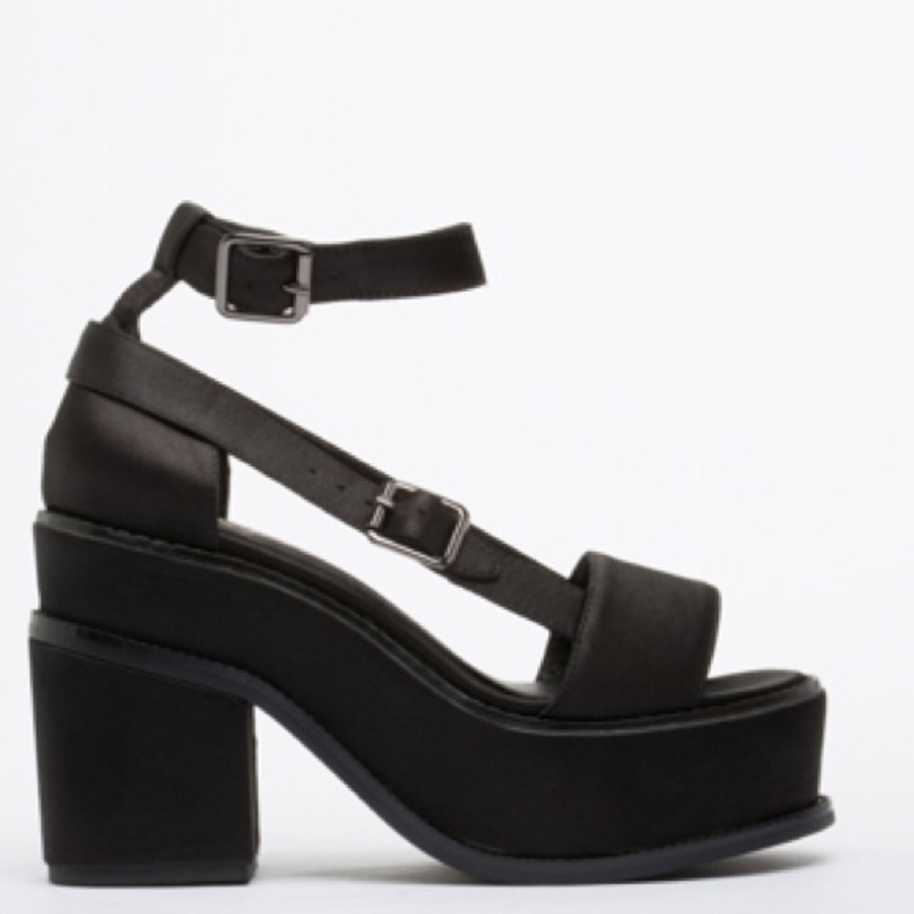 Brand: YES shoes Size:10 barely used