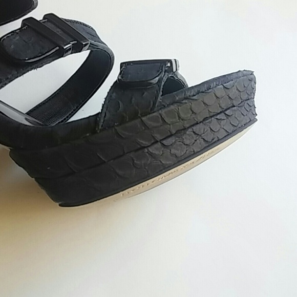 NWOT BCBG MAXAZARIA (size 7 1/2) - Picture 7 of 7