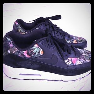 SOLD Nike floral air max "spring garden"