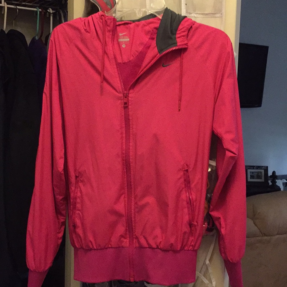 NIKE WINDBREAKER