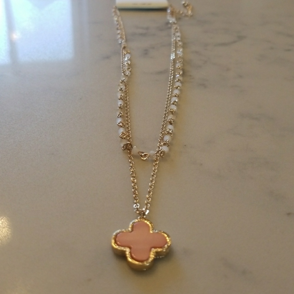 Peach quatrefoil double row necklace - Picture 3 of 3