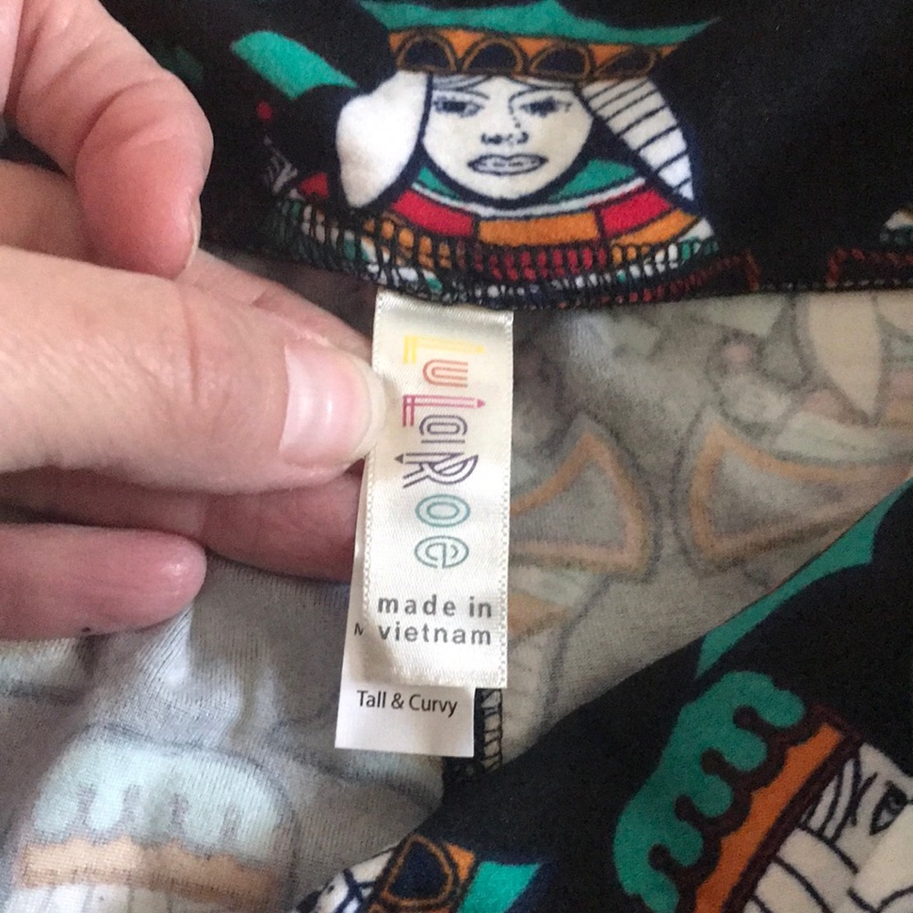 NWOT Lularoe Leggings Tall and Curvy - Picture 3 of 3