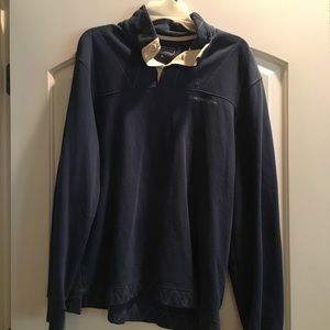 Navy vineyard vines pull over
