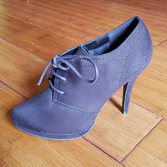 Xappeal Shoes - NWOT-XAPPEAL BROWN FAUX SUEDE LACE UP BOOTIE