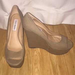 8.5 Steve Madden wedges