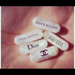 Get Addicted to Fashion Designers 👠👗🕶👜💼👢