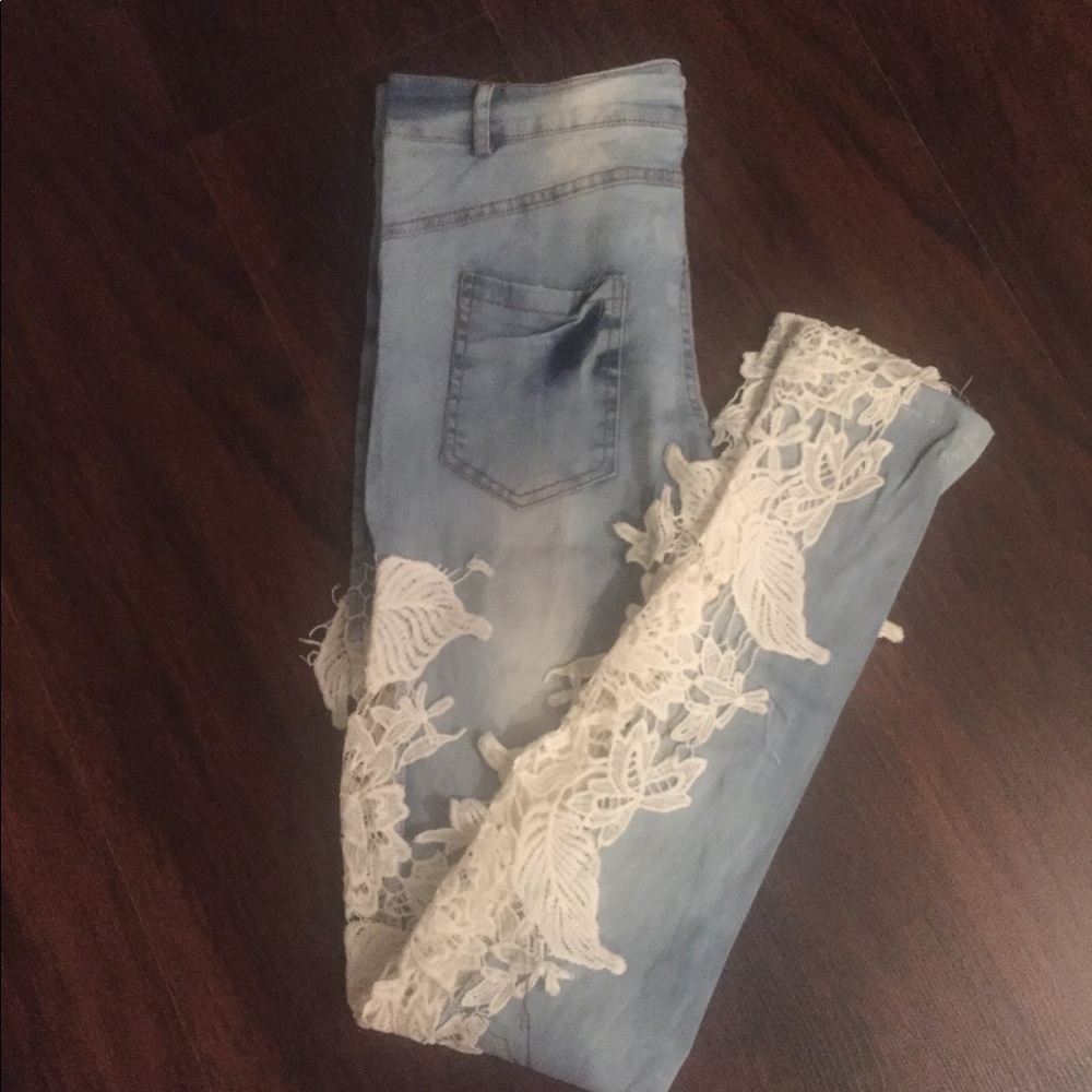 1 pair left! NWT acid washed lace skinny jeans - Picture 5 of 6