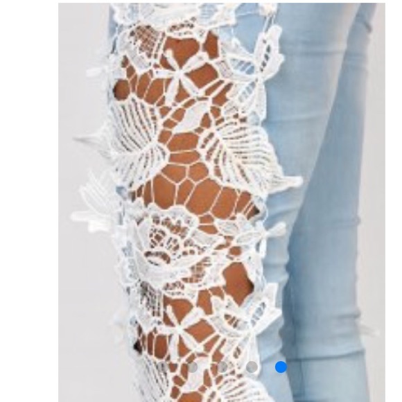 1 pair left! NWT acid washed lace skinny jeans - Picture 4 of 6