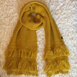 Echo Fringy Muffler Scarf