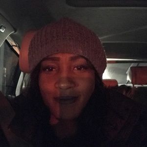 Meet your Posher, Monica