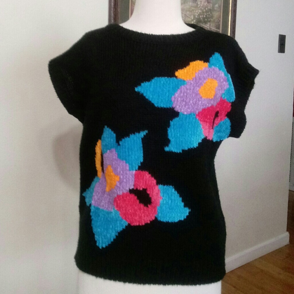 Lindsay Blair short sleeve sweater