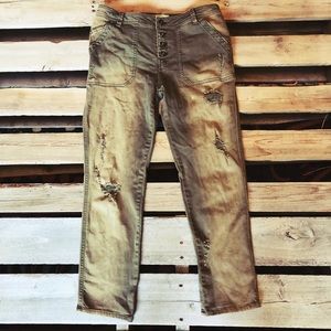 ❤️Free People Distressed Boyfriend Jeans!!!❤️