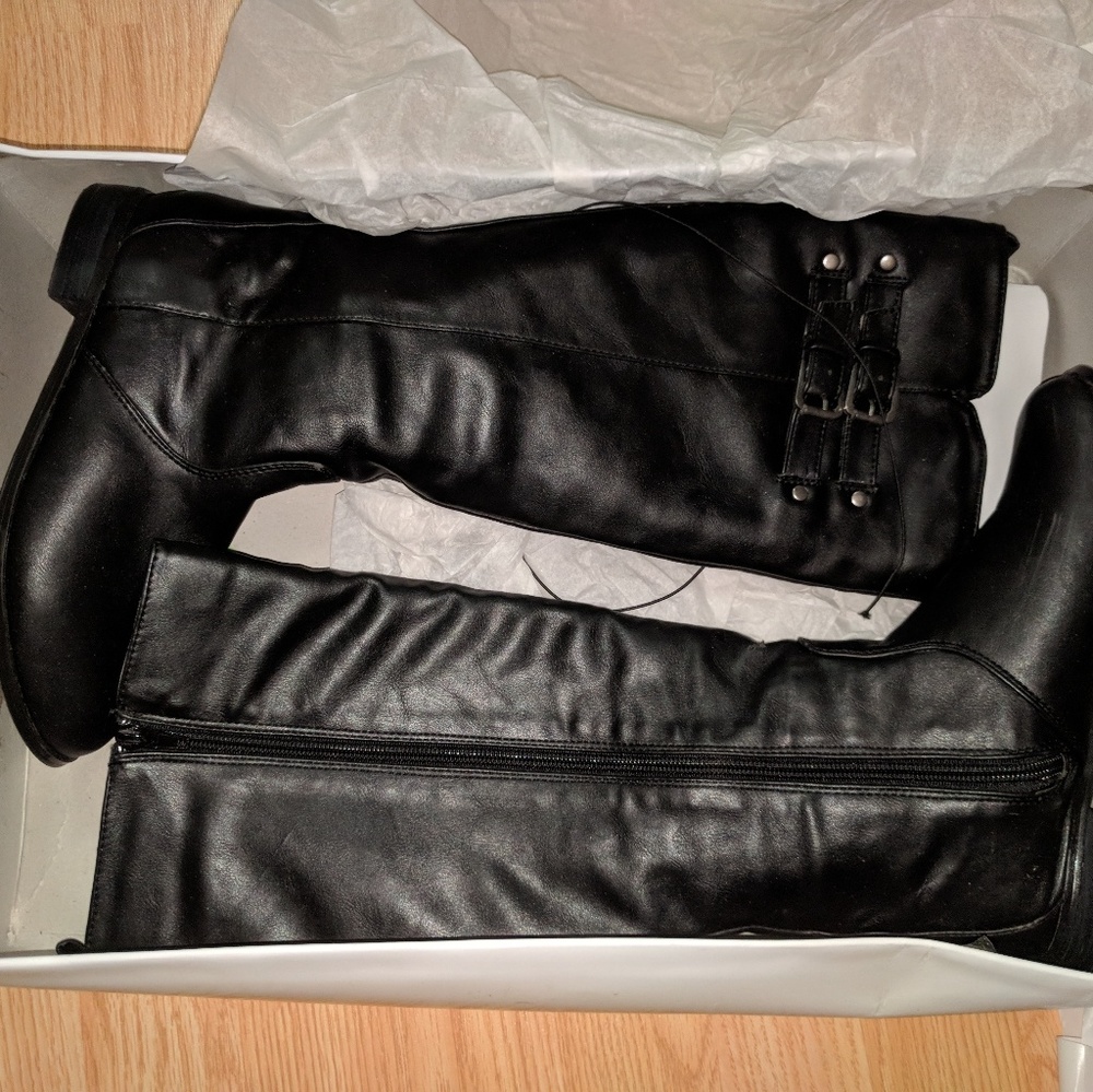 NEW size 6 boots