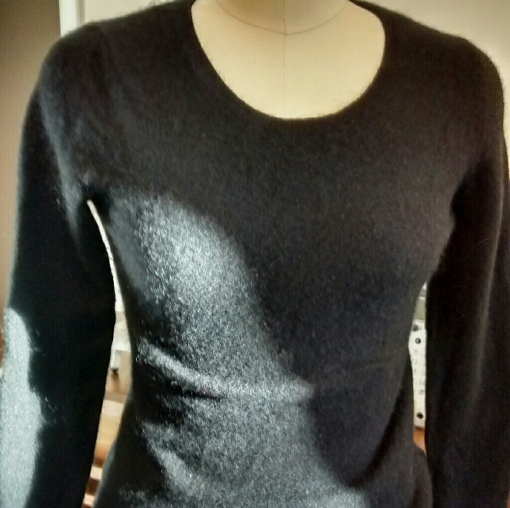 Size medium black cashmere sweater