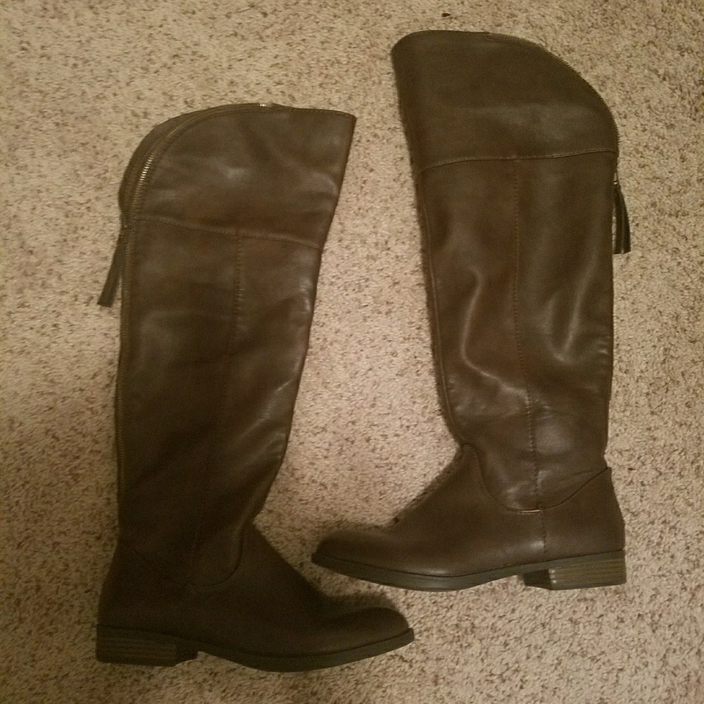 Chocolate Brown Knee-hi Boots