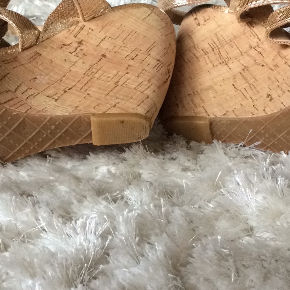Sandals - Picture 2 of 4