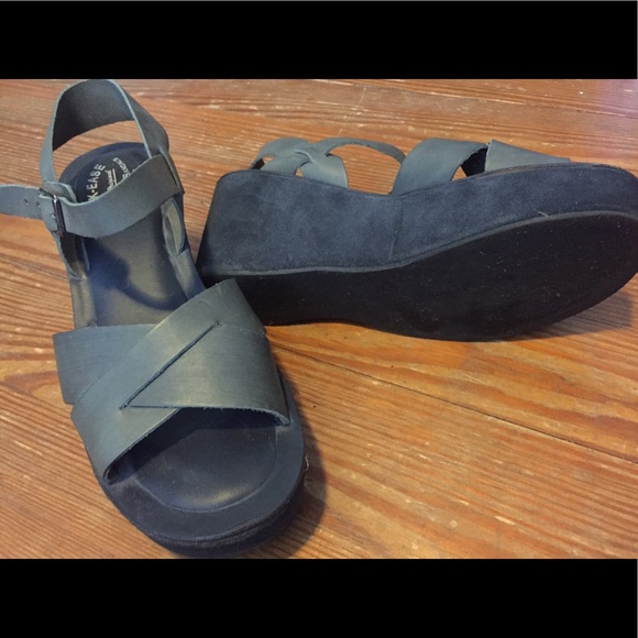 Hand made wedges - Picture 3 of 4