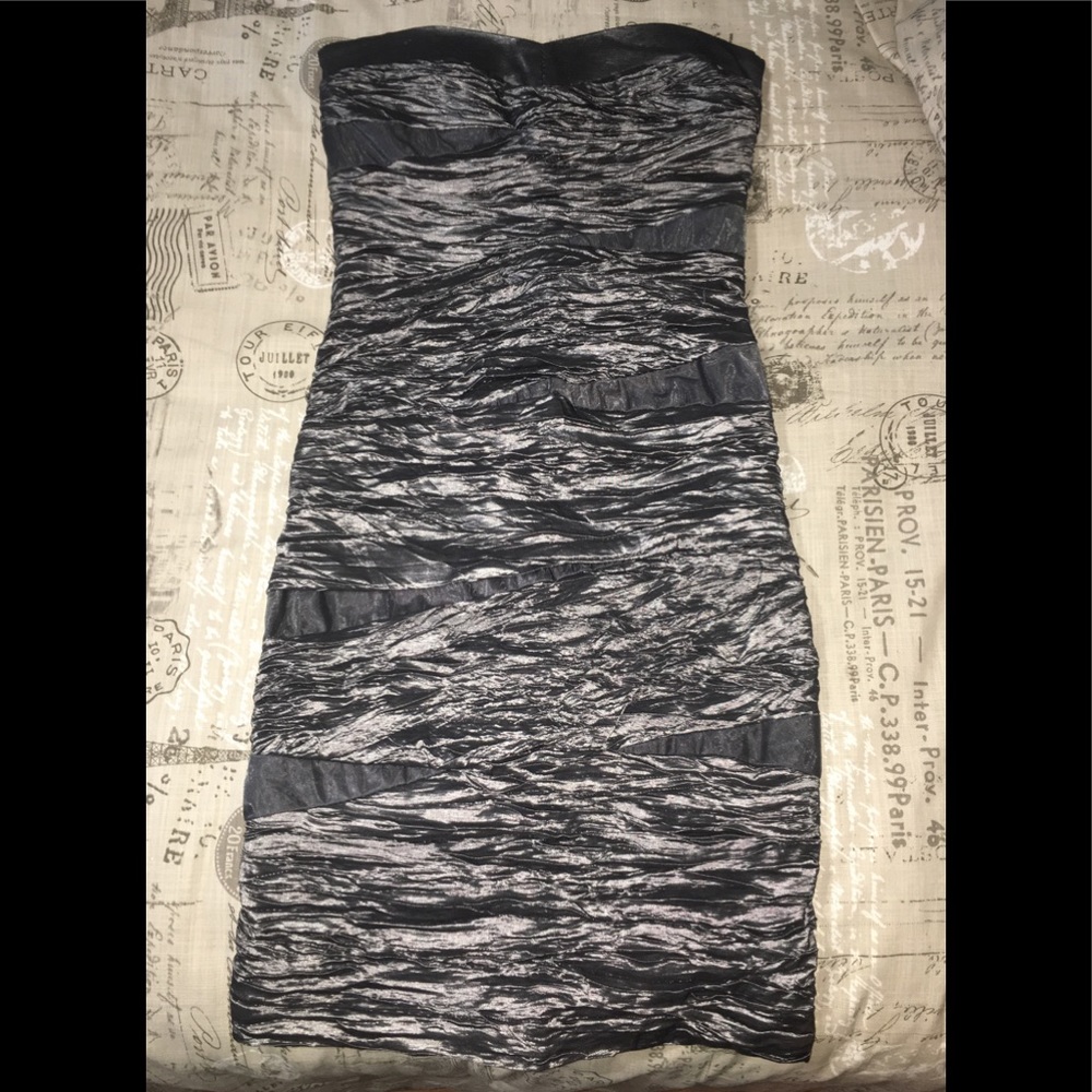 Shiny strapless dress