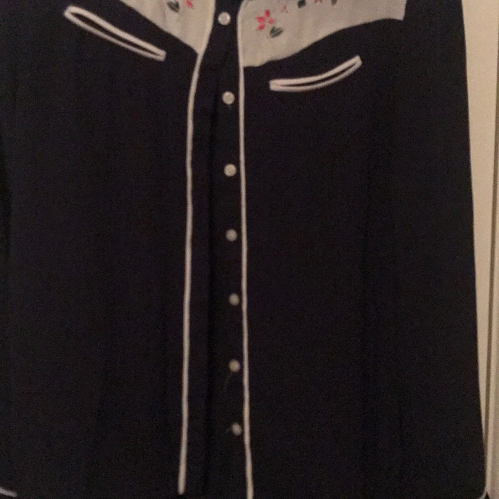 Floral button down - Picture 3 of 4