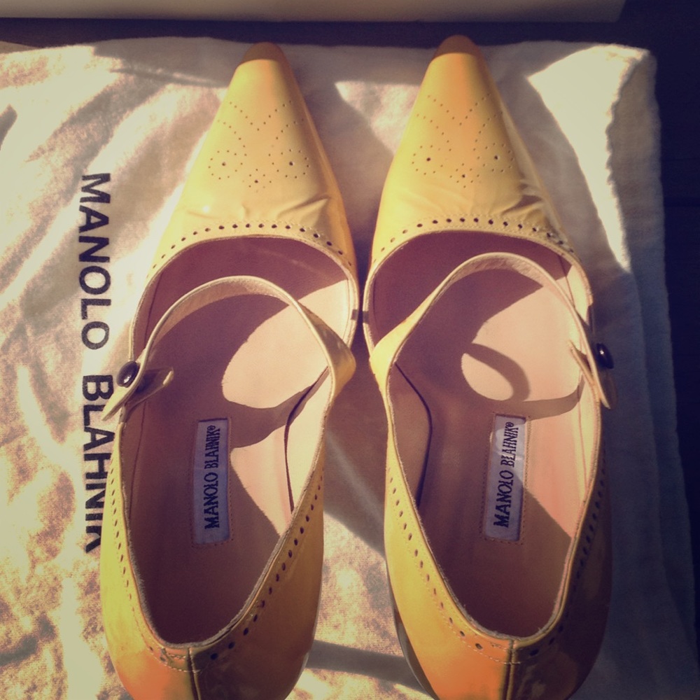 Manolo Blahnik Mary Jane Shoes - Size 6.5