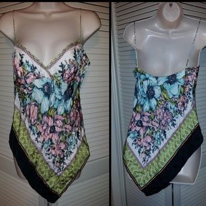 Nicole Miller spagehetti strap top size Large