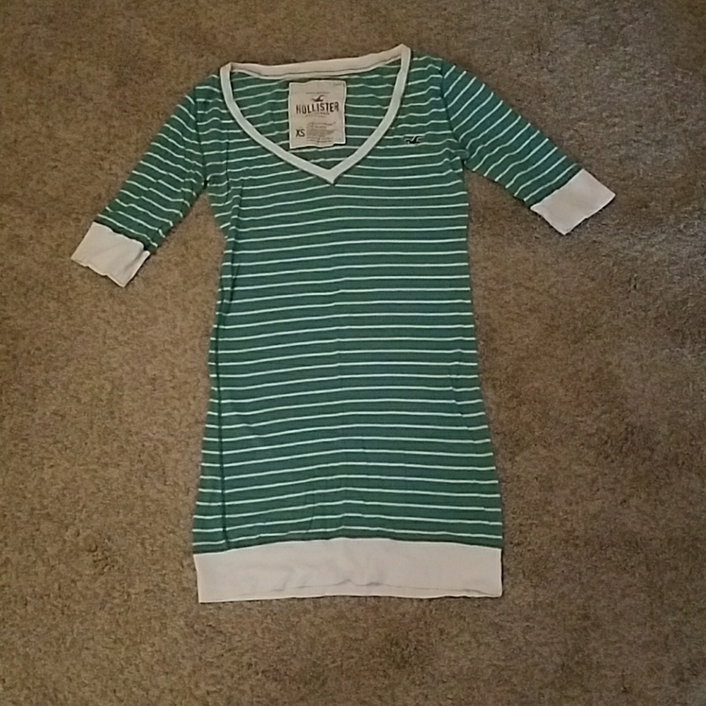 XS Hollister short sleeve vneck