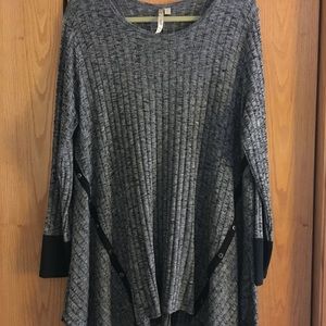 Button Tunic Swing Top (like new)