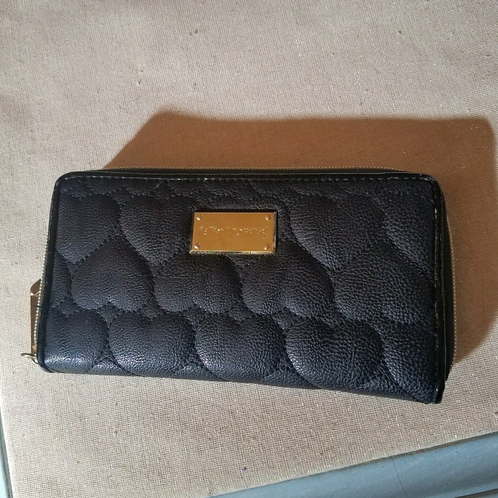 Betsey Johnson zip wallet