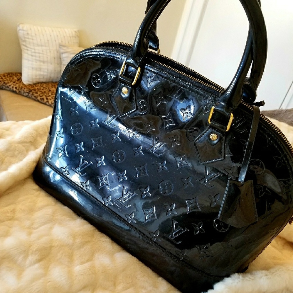 Louis Vuitton Vernis Alma Bag