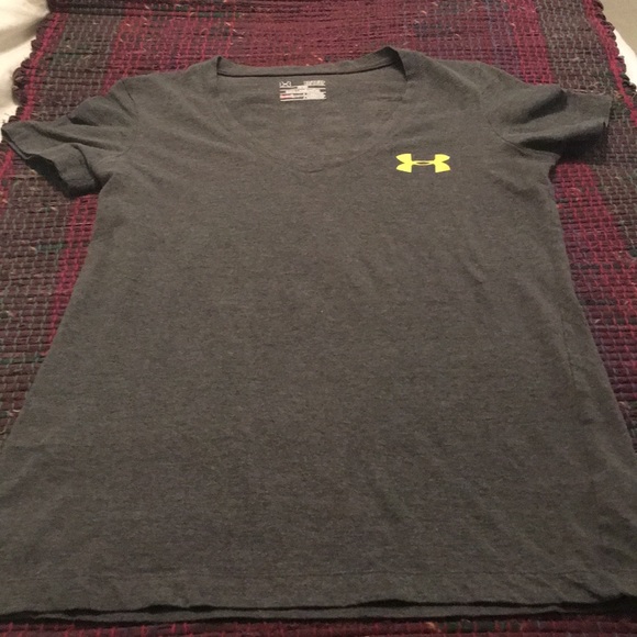 Under Armour gray t-shirt - Picture 2 of 5