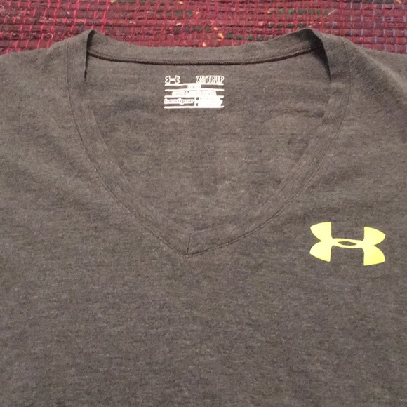 Under Armour gray t-shirt - Picture 4 of 5