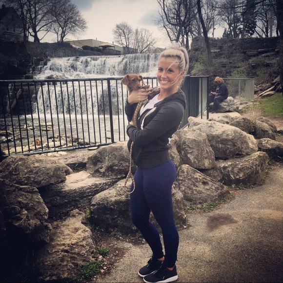 Meet your Posher, Erin - Picture 1 of 1