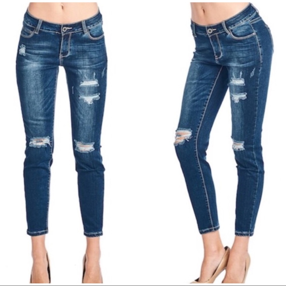 JUST IN!! Distressed Skinny Jeans - Picture 1 of 1