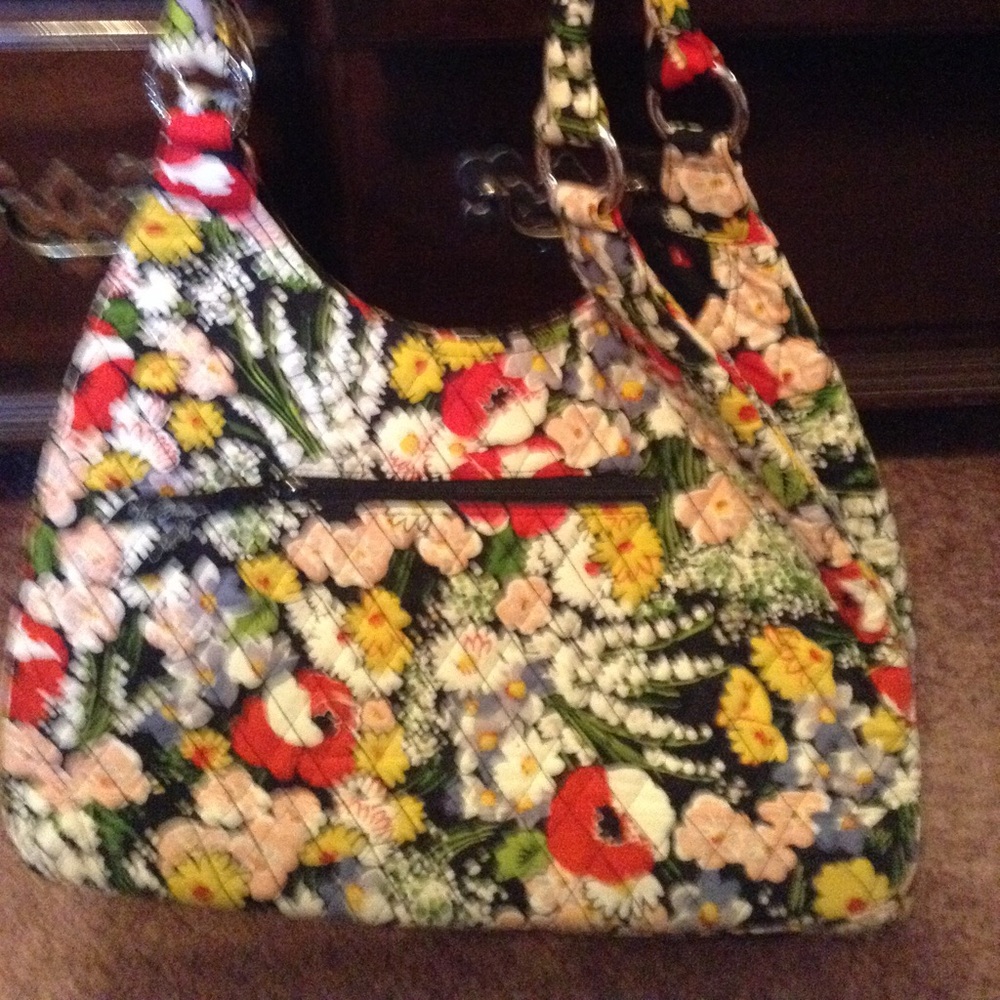 Stunning colors. In excellent condition.