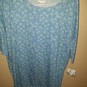 Nwt Small Lularoe Irma. Roses!!🦄