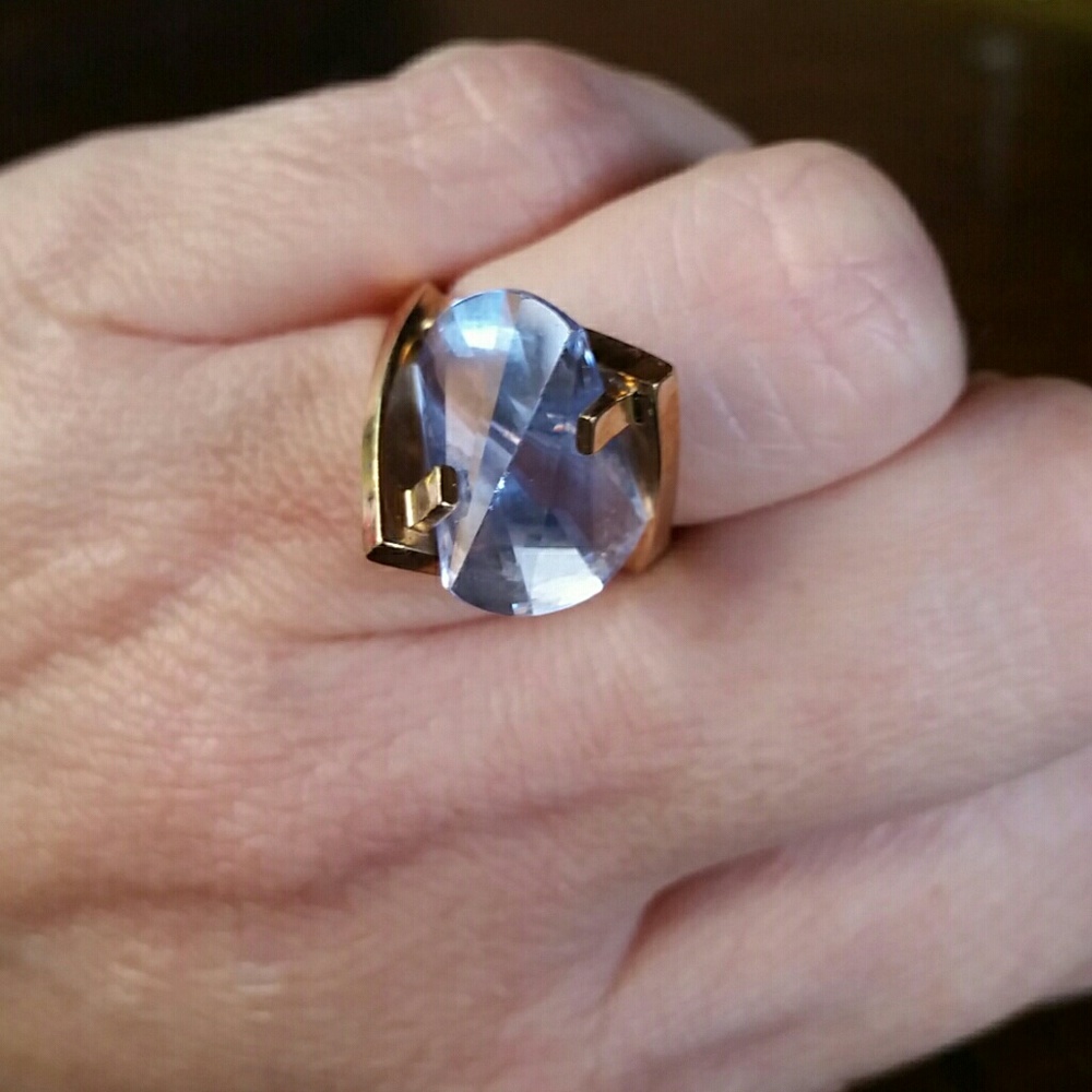 FANTASY CUT BLUE TOPAZ RING