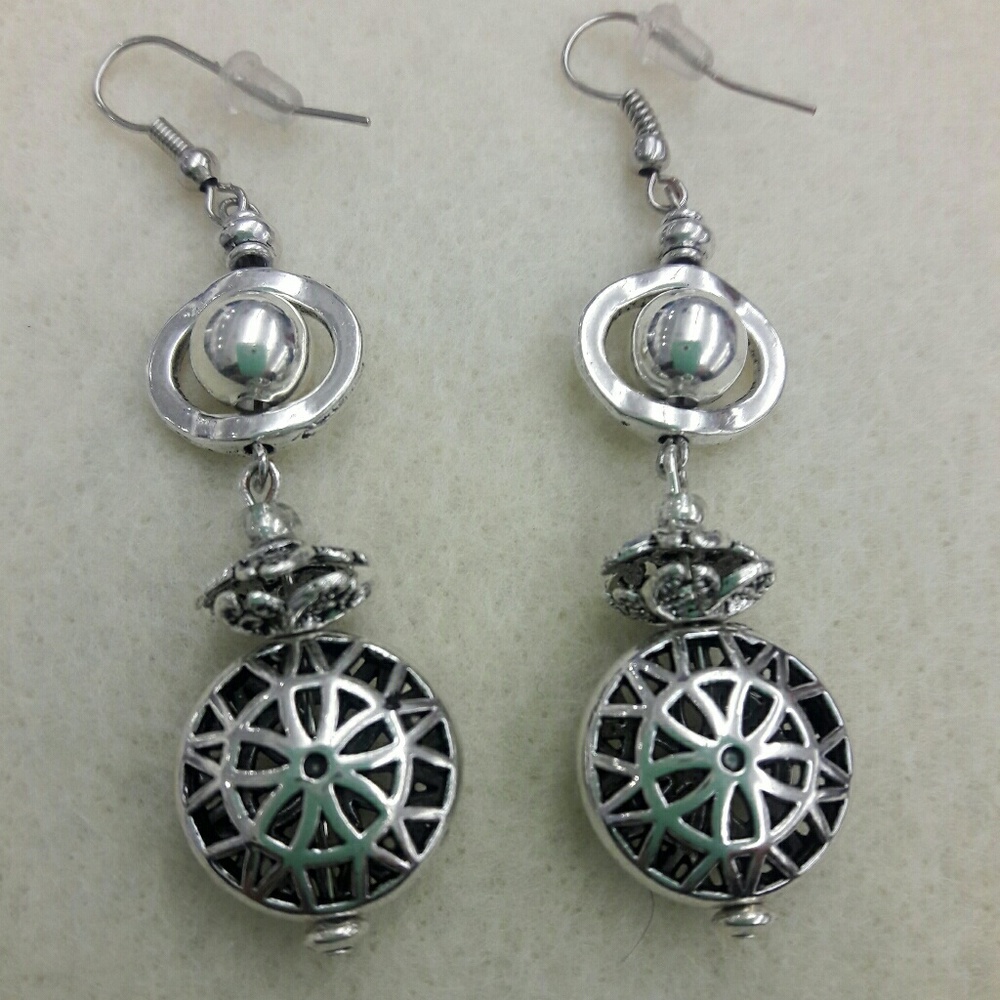 DebbBees #61. Open work silver -tone drop