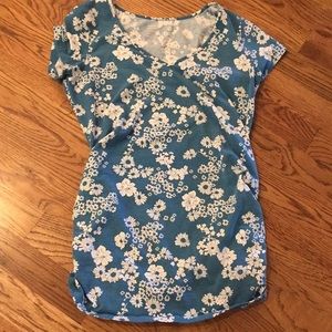 3 For $10 🎉 Old Navy Maternity Floral Top