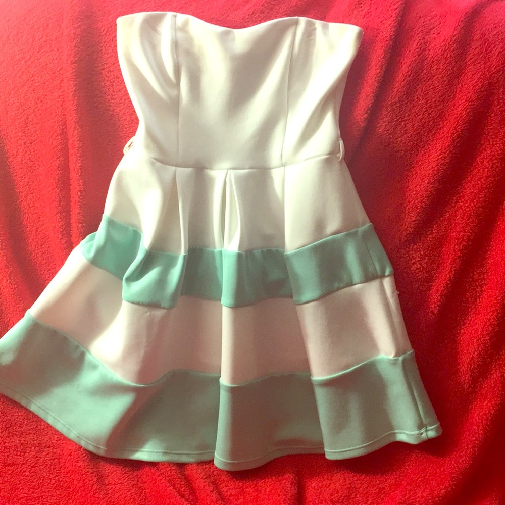 Strapless striped dress