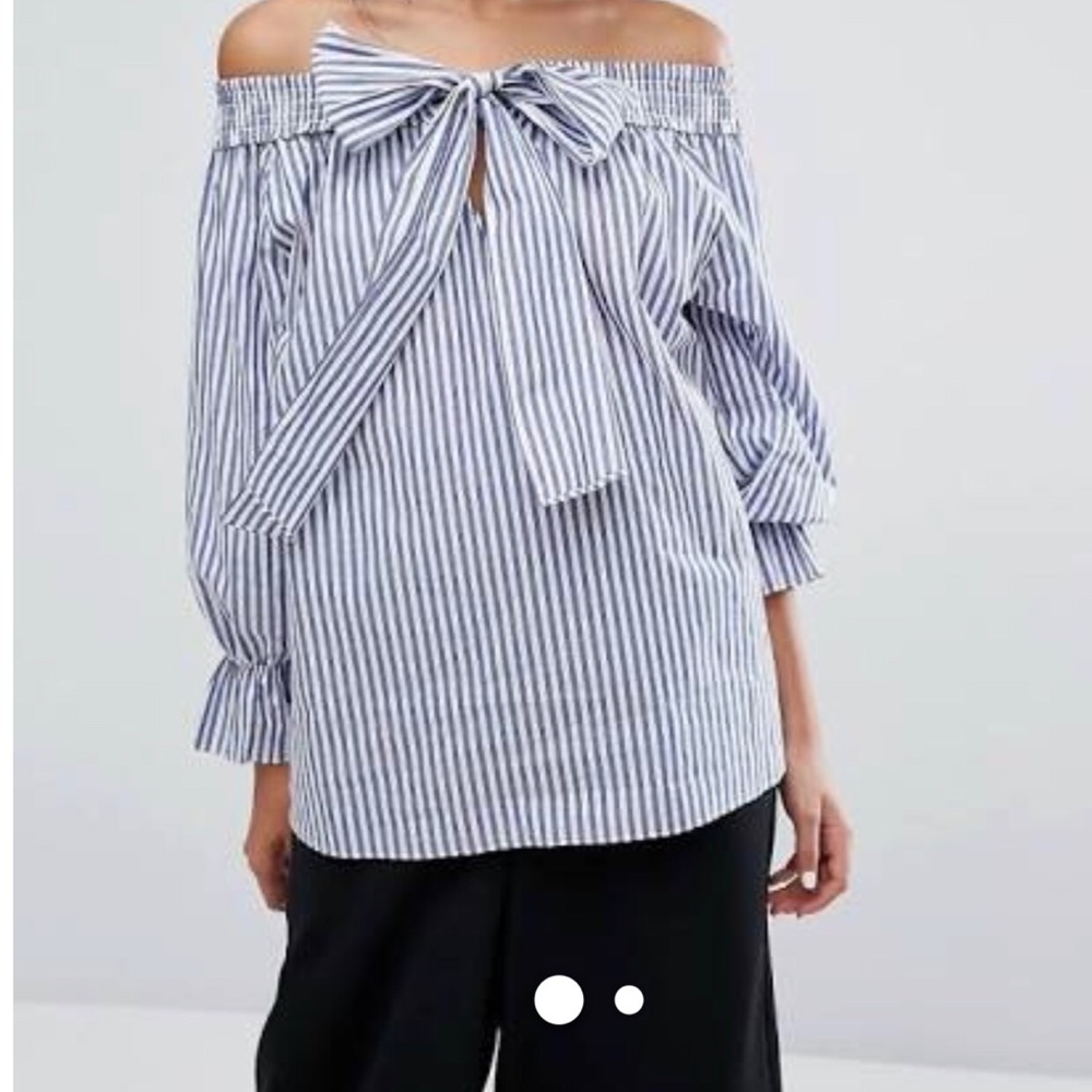J.O.A Off Shoulder Top In Shirt Stripe, Size Small