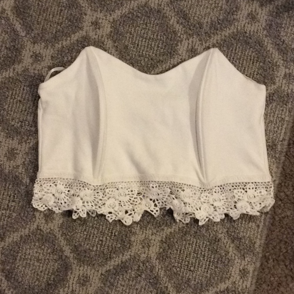 Cropped bandoue top