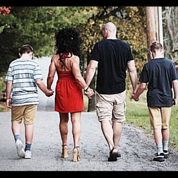 Meet your Posher, Kristin - Picture 1 of 1