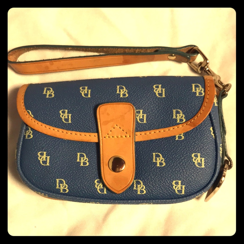 Dooney & Bourke Small wristlet