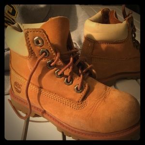 Children’s classic Timberland boots.
