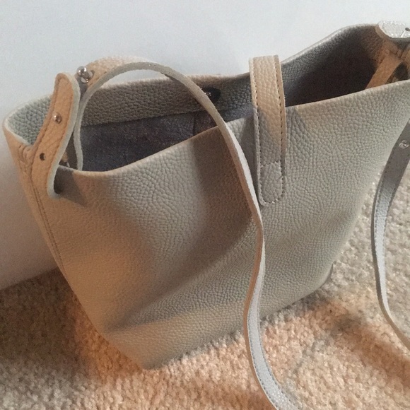 Gray handbag tote purse with shoulder strap - Picture 4 of 8