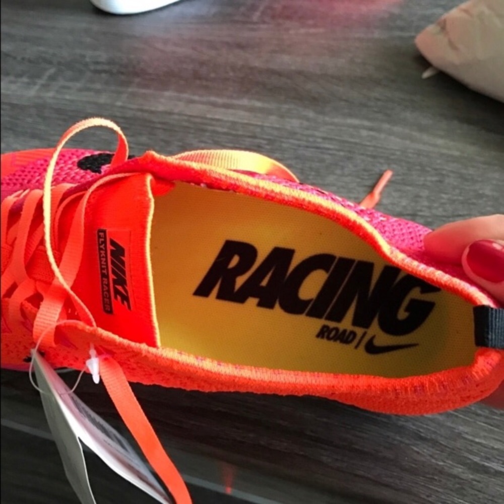 Nike flyknit - tags still on. Never worn !!!!