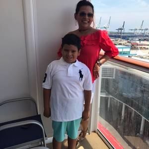 Meet your Posher, Paola