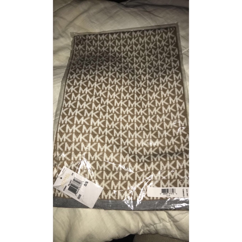 Michael Kors Knit Scarf